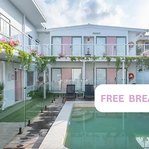 ホステル Surf Boutique Backpackers - Free Breakfast
